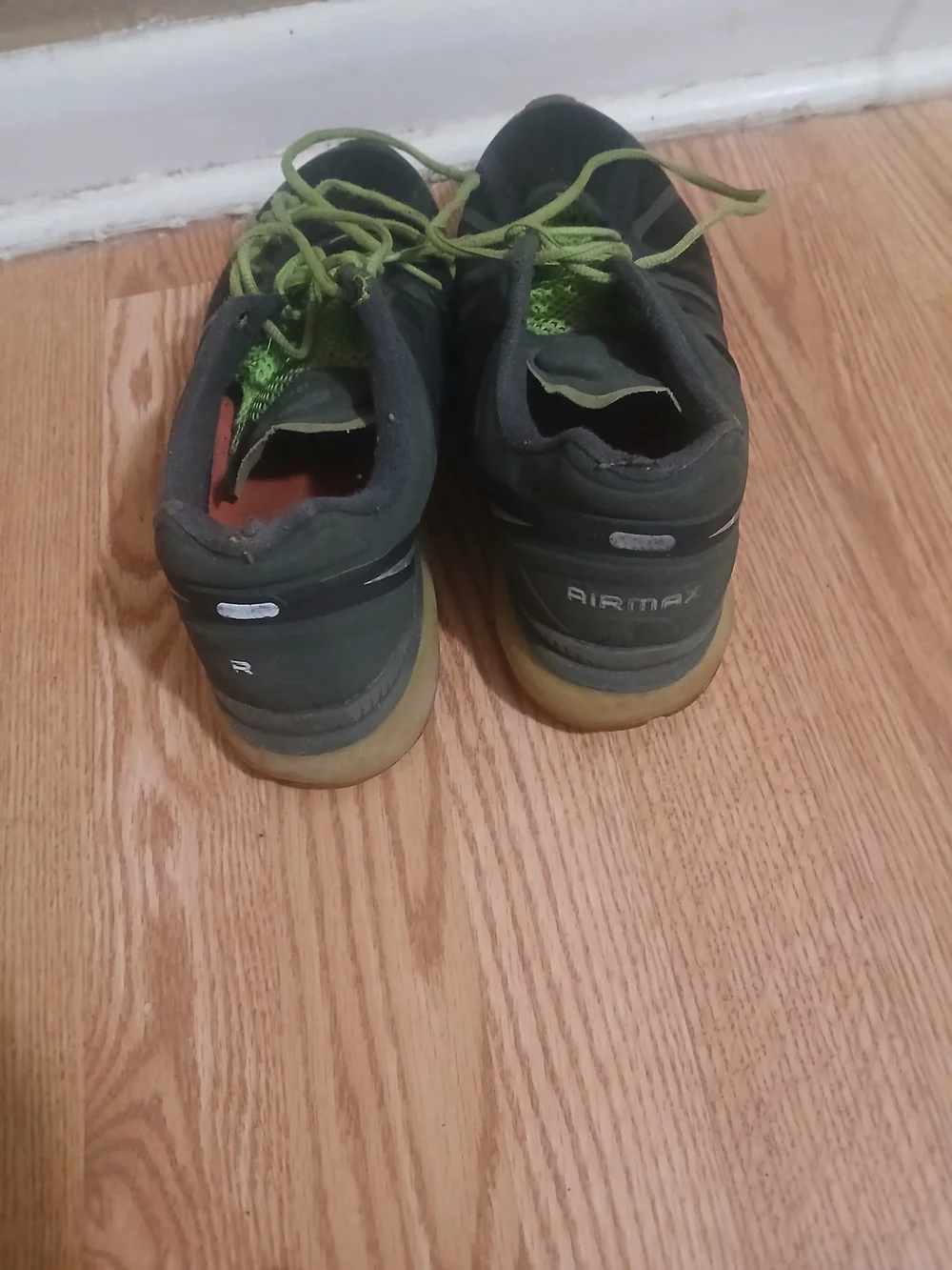 Nike Men’s Training Shoes in Dark Green with Lime Laces